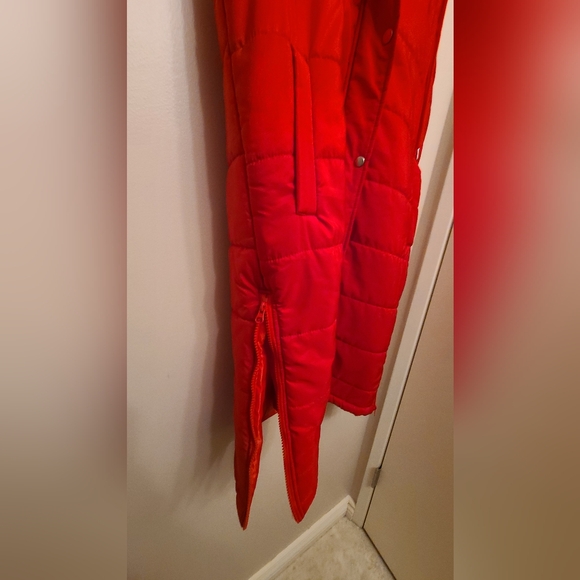 Brand New Long Red Puffer Vest - Picture 3 of 5